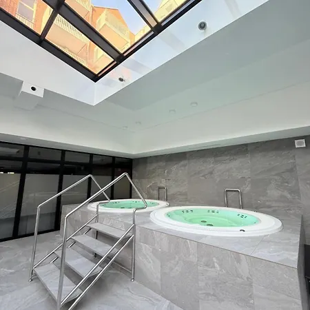 Port Klimatyczny Z Basenem, Jacuzzi, Sauna I Klimatyzacja- Admus *